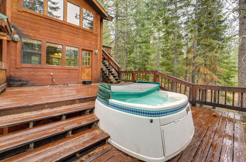 Foto 10 - Tranquil Truckee Cabin Getaway w/ Private Hot Tub