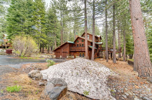 Photo 29 - Tranquil Truckee Cabin Getaway w/ Private Hot Tub