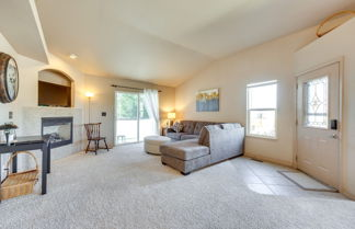 Foto 1 - Colorado Springs Townhome w/ Game Room & Grill