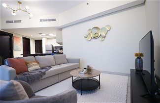 Foto 1 - Elite LUX Holiday Homes - Cozy Modern 1BR in Dubai South