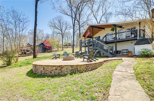Photo 7 - Spacious Greers Ferry Lake House w/ Grilling Deck