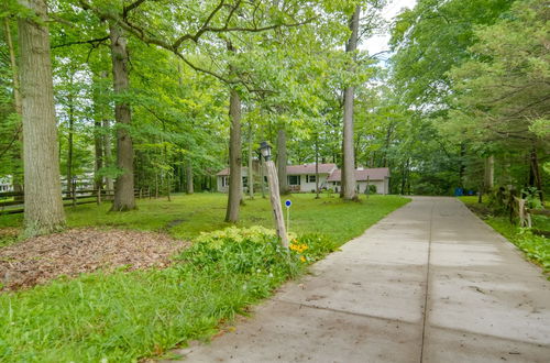 Photo 6 - Stylish Willoughby Hills Retreat w/ Fireplace