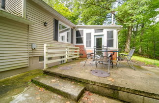 Photo 3 - Stylish Willoughby Hills Retreat w/ Fireplace