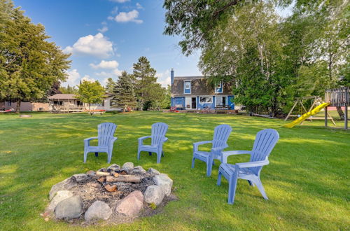 Photo 29 - Saint Helen Lake House w/ Private Beach & Fire Pit