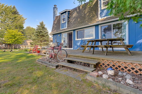 Photo 30 - Saint Helen Lake House w/ Private Beach & Fire Pit