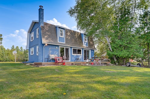 Photo 15 - Saint Helen Lake House w/ Private Beach & Fire Pit