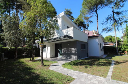 Foto 1 - Beautiful Villa Close to the Beach in Lignano Pineta By Beahost Rentals