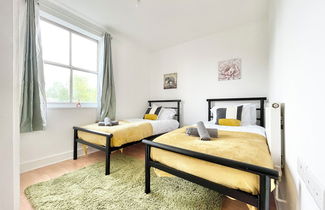 Photo 2 - Chic 2-bed Apartment in Southampton With Parking