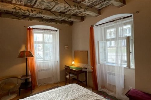 Photo 2 - Cool Historical 1 Bedroom Apartment in Mala Strana