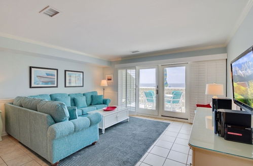 Photo 12 - 11D Mariners Walk by Avantstay Oceanfront Living Amazing Views! Communal Pool