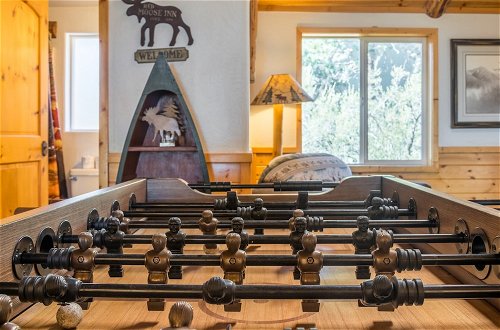 Photo 36 - Mighty Bear Manor by Avantstay Elevated Cabin w/ Pine Tree Views, Hot Tub & Pool Table