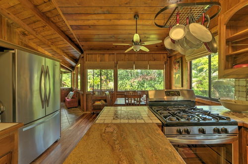 Foto 19 - Tropical Cabana w/ Deck, Hot Tub & Lush Scenery