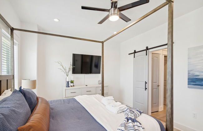 Captain's Quarters - Photo 3