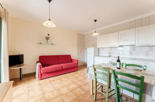 Foto 38 - Quaint Residence I Mirti Bianchi 2 Bedroom Apartment Sleeps 6 Nym0499