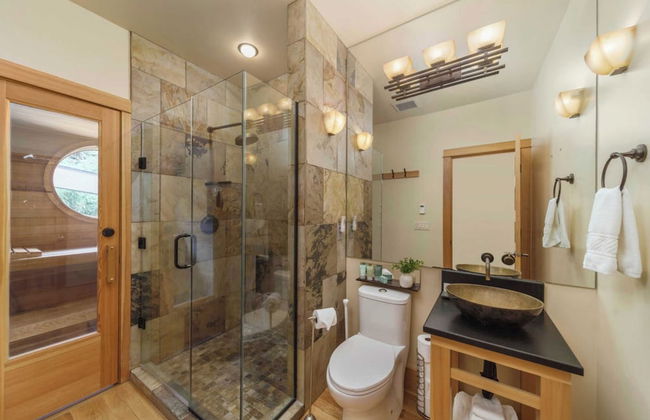 The Castle Rock Estate by Avantstay Steps From Arch Cape Beach w/ Hot Tub & Sauna - Foto 32