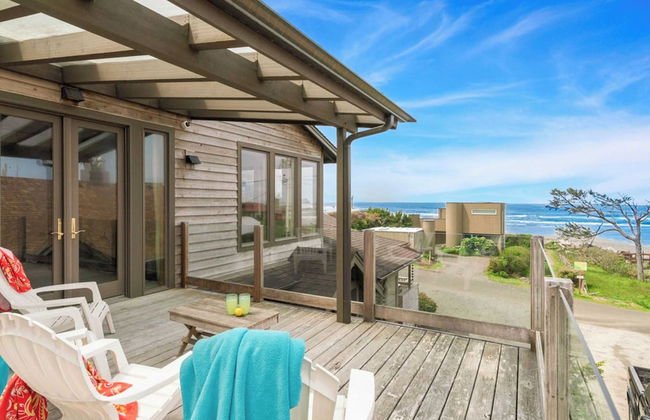 The Castle Rock Estate by Avantstay Steps From Arch Cape Beach w/ Hot Tub & Sauna - Foto 1