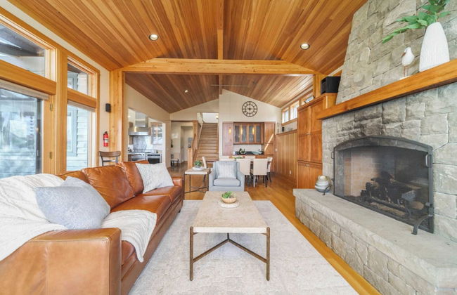 The Castle Rock Estate by Avantstay Steps From Arch Cape Beach w/ Hot Tub & Sauna - Foto 13