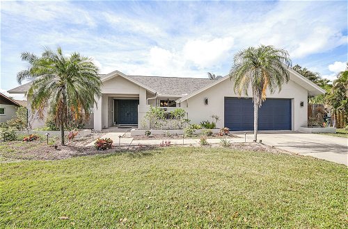 Foto 1 - Fort Myers Home, Lanai & Private, Heated Pool