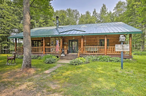 Foto 3 - Scenic Cabin on 2 Acres Near Lake Holcombe Marina