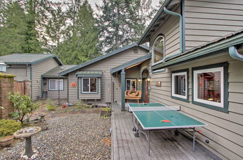 Foto 7 - Beautiful Home on Hood Canal w/ Hot Tub & Dock