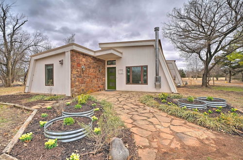 Foto 8 - Bohemian Home w/ Screened Porch, 3 Mi to Lake