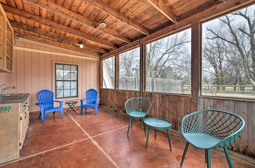 Photo 19 - Bohemian Home w/ Screened Porch, 3 Mi to Lake