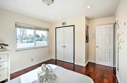 Photo 12 - Sunny Santa Ana Rental Home Near Disneyland