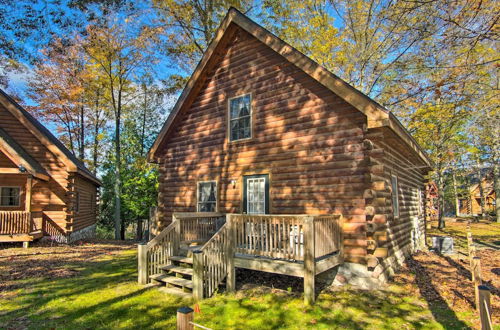 Photo 19 - Rustic Rothbury Cabin w/ Resort Amenity Access