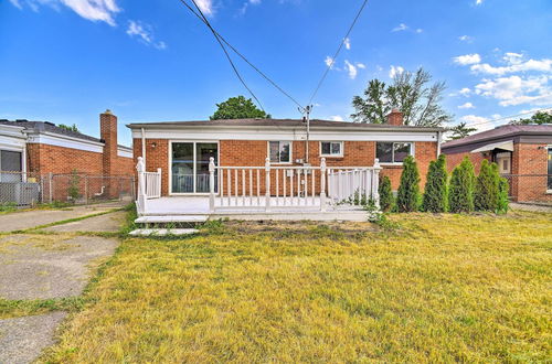 Foto 6 - Cozy Center Line Home w/ Fenced Yard & Office