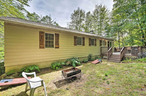 Foto 10 - Rustic Adirondacks Home w/ Hot Tub & Lake Access