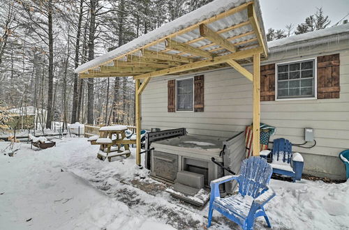 Foto 14 - Rustic Adirondacks Home w/ Hot Tub & Lake Access