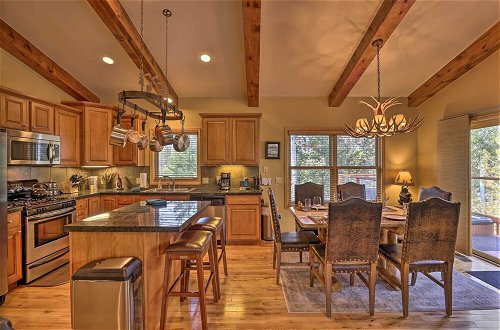 Photo 10 - Family-friendly Grand Lake House With Hot Tub