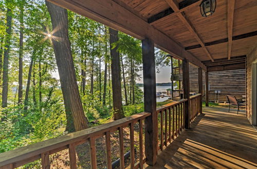 Photo 14 - Group-friendly Cabin on Kentucky Lake