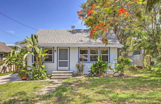 Photo 2 - Lovely Cottage Near Downtown Stuart & Beaches