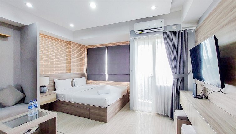 Photo 1 - Warm And Simply Look Studio Room Apartment Urban Heights Residences