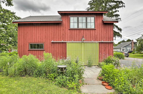 Foto 5 - Barn-like Studio Suite w/ Flowering Garden