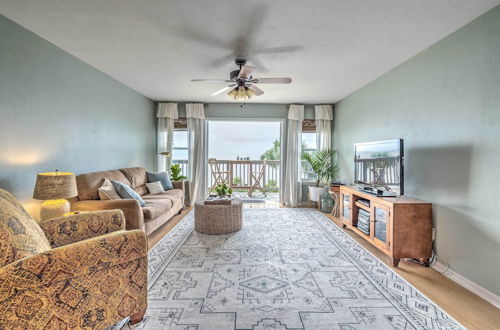 Foto 18 - Charming Cedar Key Condo: Direct Beach Access