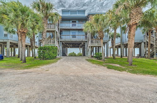 Photo 12 - Charming Cedar Key Condo: Direct Beach Access