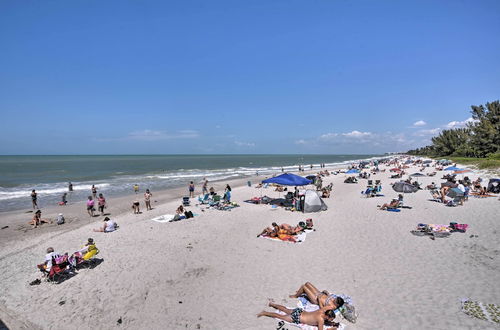 Photo 13 - Naples Condo W/pool - Walk to Dining & Beach