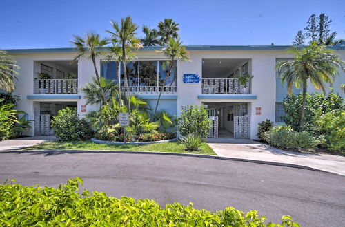 Photo 6 - Naples Condo W/pool - Walk to Dining & Beach