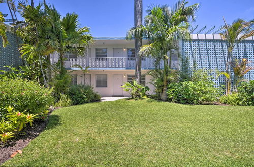 Photo 20 - Naples Condo W/pool - Walk to Dining & Beach