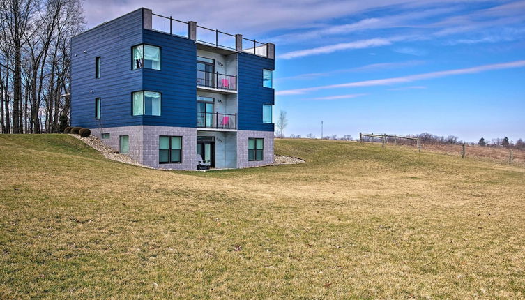 Photo 1 - Luxe Amish Country Apartment With Rooftop Terrace