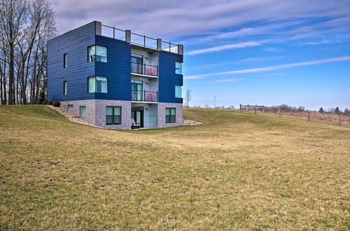 Photo 1 - Luxe Amish Country Apartment With Rooftop Terrace