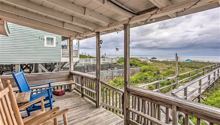 Foto 1 - Rustic Beachfront Cottage w/ Deck & Boardwalk