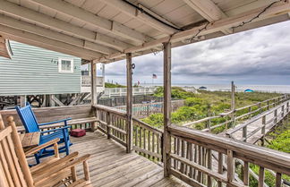 Foto 1 - Rustic Beachfront Cottage w/ Deck & Boardwalk