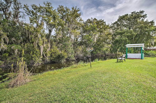 Foto 4 - Peaceful Canal-front Retreat w/ Boathouse