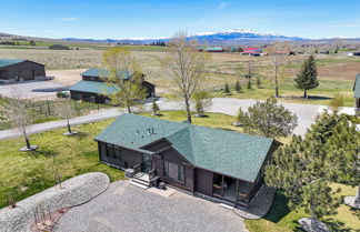 Foto 1 - Serene Yellowstone Country Retreat w/ Deck & Views