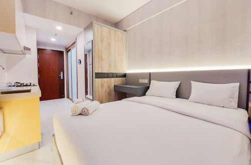 Photo 3 - Restful And Best Choice Studio Sky House Bsd Apartment