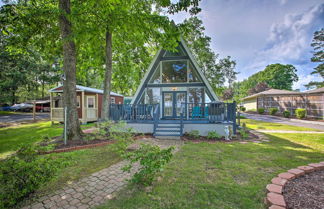 Photo 1 - Romantic Pet-friendly A-frame on Lake Hamilton