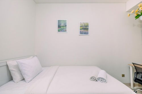 Photo 5 - Minimalist And Cozy Studio (No Kitchen) Transpark Cibubur Apartment